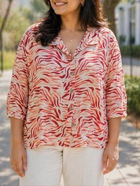 Lasania Petite 100% Rayon Oversized Button Front Top Red Cream Animal Print